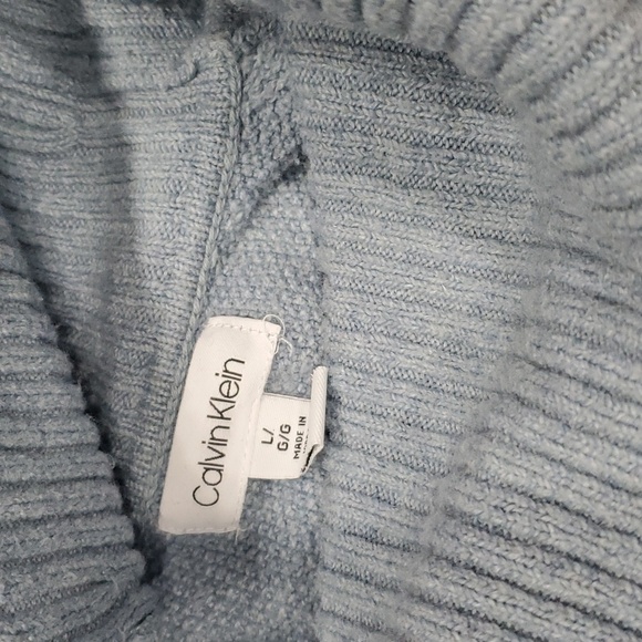 Sweater - Picture 2 of 4